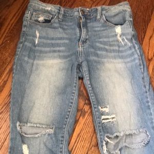 Distressed cropped jeans